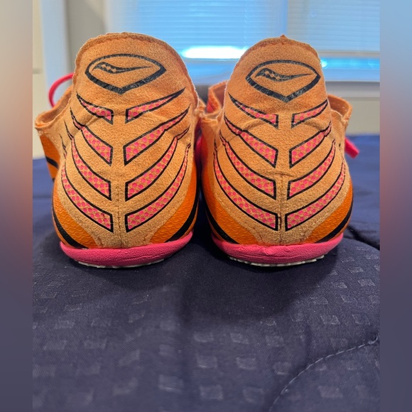 Gently Used Womens Track Running Shoes with Spikes Siz 9.5 Saucony Endorphin MD3 - Picture 3 of 10